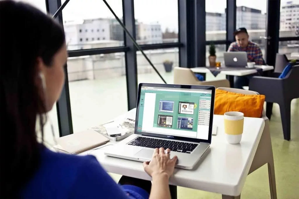 What a Webinar Moderator Does and How to Work With One